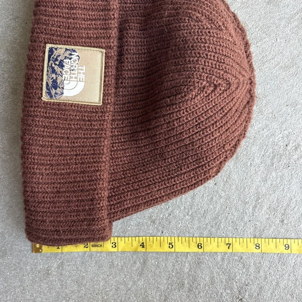 The North Face Salty Dog Dark Oak Brown Cuffed Beanie Hat Mountain Granola Cap